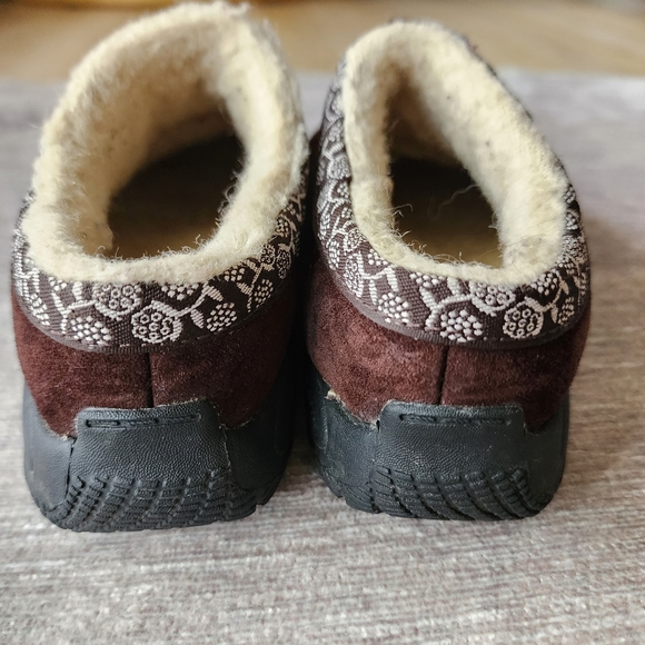 Merrell Kids Encore Chill Slides Brown Suede Slip Ons Faux Fur size 9 - Picture 3 of 3